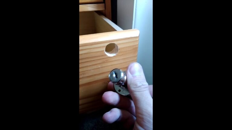 La importancia de contar con un buro con llave: Seguridad y organización garantizadas